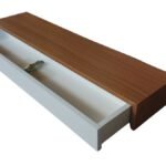 Aparador suspenso uma gaveta freijó com branco 90x15x10